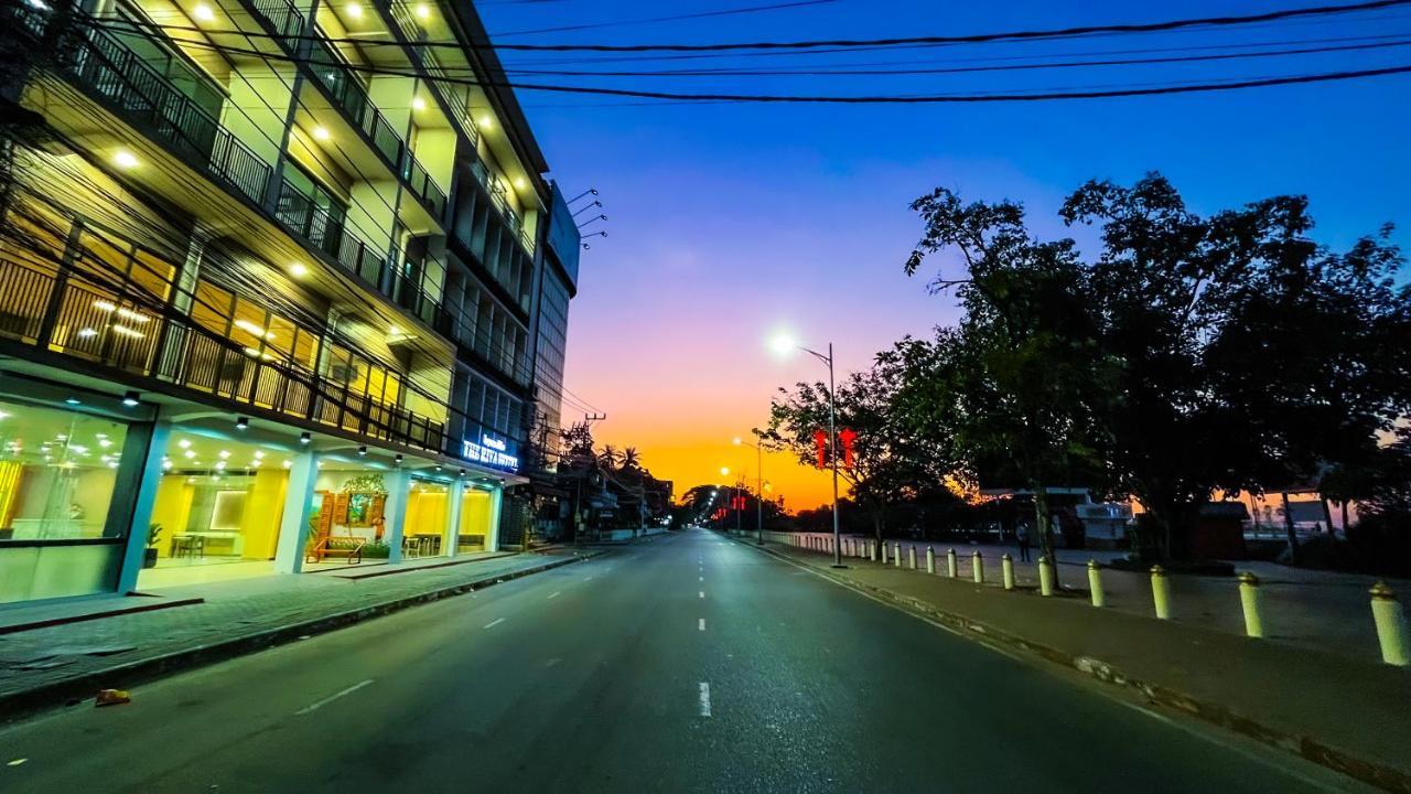 The Riva Vientiane Hotel Exteriör bild